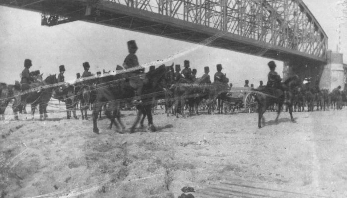 Artillerie bij de spoorbrug 1907